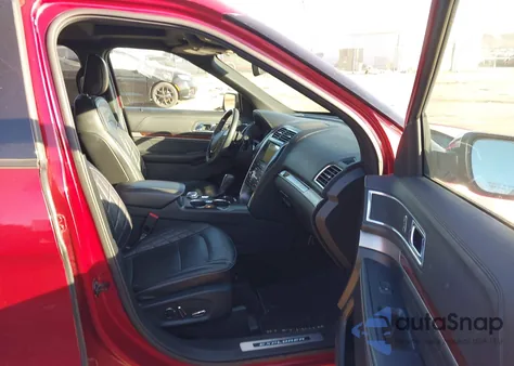 2018 Ford Explorer Platinum z USA, uszkodzony, nr VIN 1FM5K8HTXJGB88527